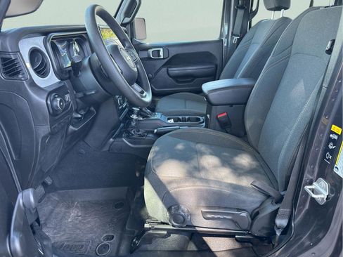 Used 2024 Jeep Wrangler Unlimited Sport AWD/4WD image 9