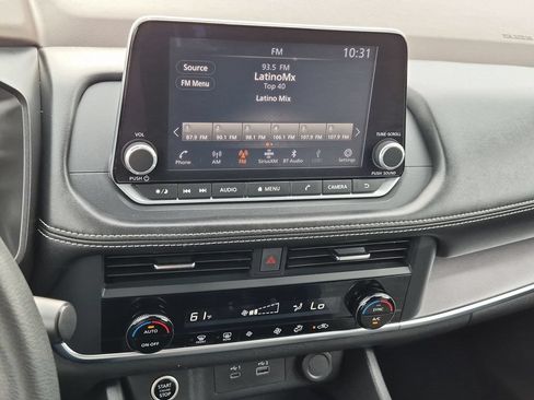 Used 2023 Nissan Rogue SV AWD/4WD image 17