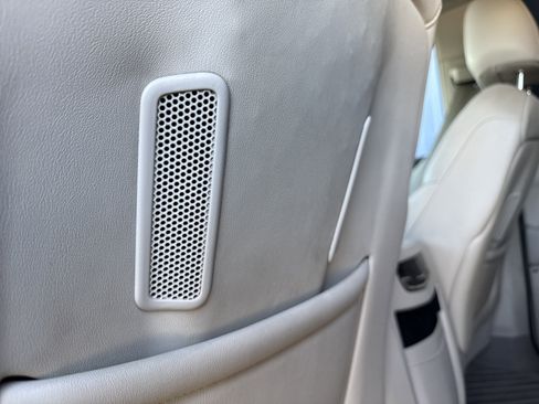 Used 2018 Cadillac Escalade Luxury w/ LPO, Radiant Package image 28