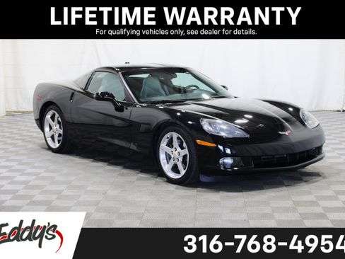 Used 2005 Chevrolet Corvette Coupe w/ Preferred Equipment Group RWD image 1