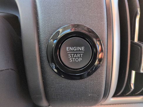 Used 2025 Ford Expedition Active image 18