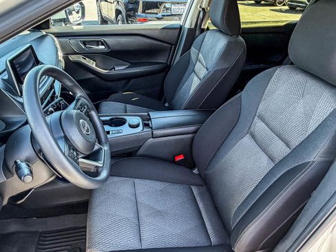 Used 2024 Nissan Rogue SV image 16