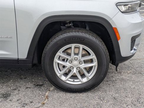 New 2025 Jeep Grand Cherokee L Laredo w/ Luxury Tech Group I image 11