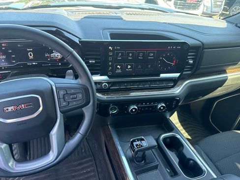 Used 2024 GMC Sierra 1500 Elevation w/ X31 Off-Road Package AWD/4WD image 11