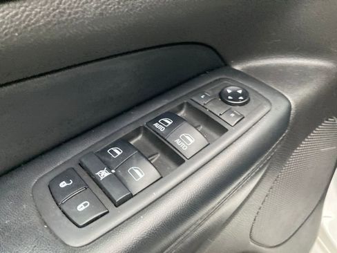 Used 2019 Jeep Grand Cherokee Altitude image 14