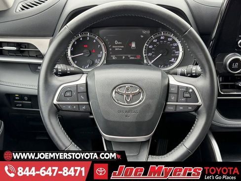 Used 2025 Toyota Highlander LE image 15