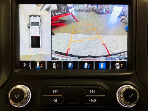 Used 2023 GMC Sierra 2500 AT4 w/ AT4 Premium Plus Package AWD/4WD image 15