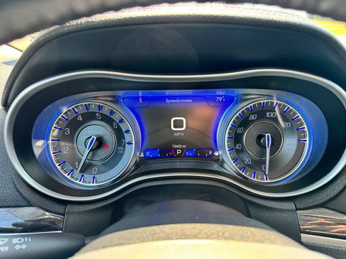 Used 2021 Chrysler 300 Touring L AWD/4WD image 18