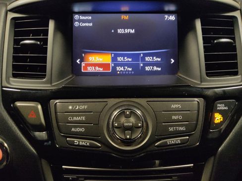 Used 2020 Nissan Pathfinder SV AWD/4WD image 25