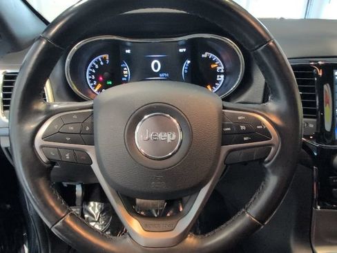 Used 2021 Jeep Grand Cherokee Laredo X AWD/4WD image 18