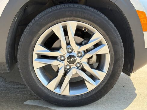 Used 2022 Kia Seltos S FWD image 10