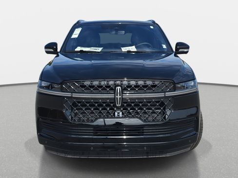 New 2025 Lincoln Navigator Reserve w/ Jet Appearance Package image 2
