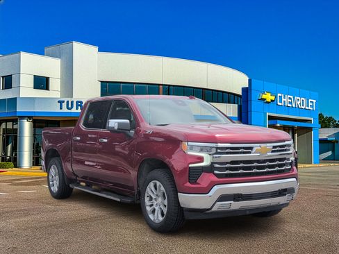Used 2024 Chevrolet Silverado 1500 LTZ w/ Z71 Off-Road Package AWD/4WD image 8