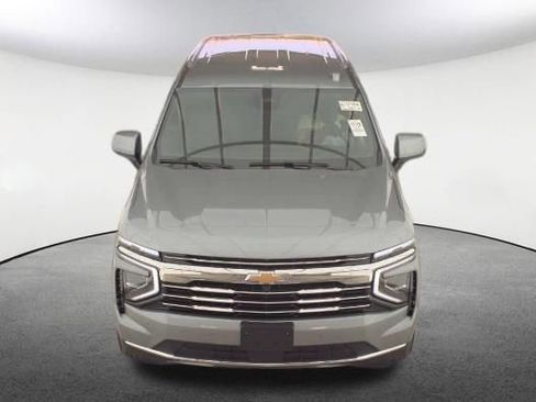 Used 2025 Chevrolet Tahoe LT AWD/4WD image 2