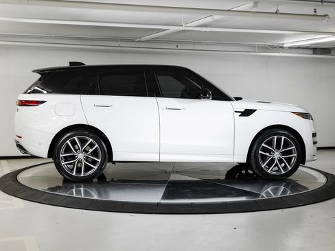 Used 2023 Land Rover Range Rover Sport SE Dynamic image 8