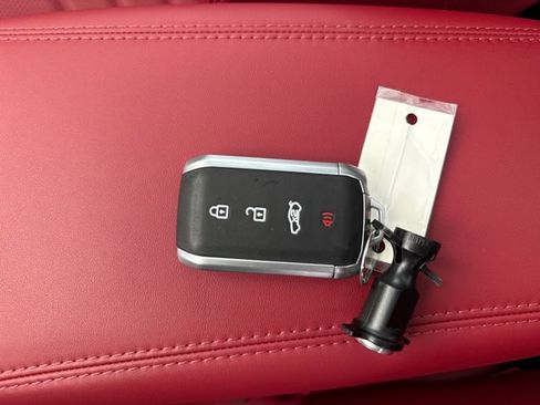 Used 2025 Maserati Grecale Modena AWD/4WD image 30