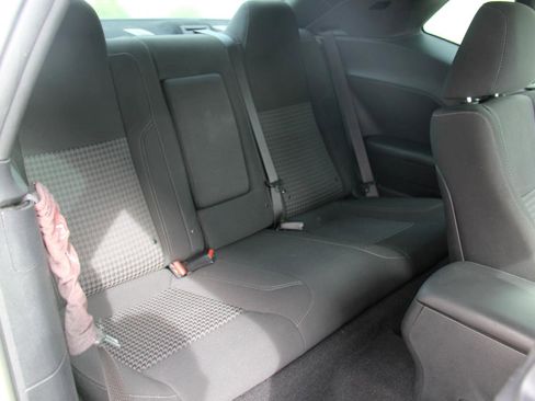 Used 2019 Dodge Challenger SXT image 19