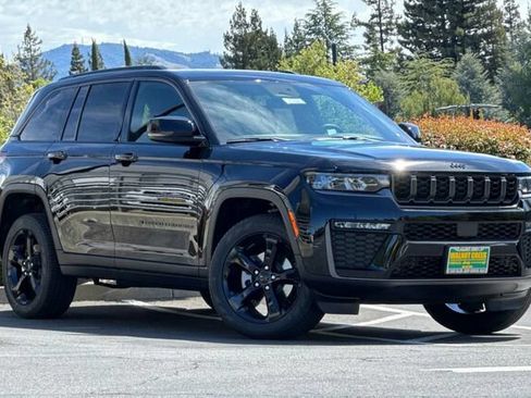 New 2026 Jeep Grand Cherokee Limited w/ Limited Altitude Package AWD/4WD image 2