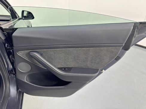 Used 2021 Tesla Model 3 Standard Range Plus image 45