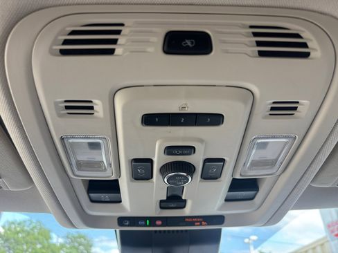 Used 2024 GMC Yukon Denali w/ Denali Reserve Package AWD/4WD image 32