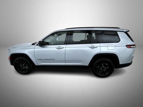 Certified 2024 Jeep Grand Cherokee L Altitude image 8