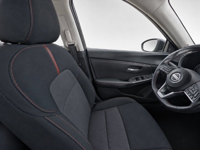 Used 2025 Nissan Sentra SR FWD image 20