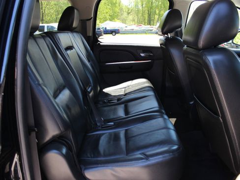 Used 2014 Chevrolet Suburban LT AWD/4WD image 43