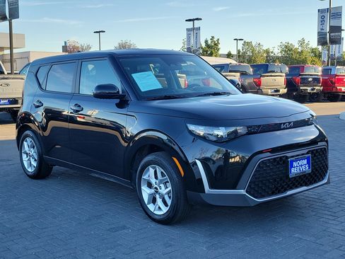 Used 2025 Kia Soul LX image 25