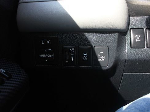 Used 2013 Toyota RAV4 Limited image 17