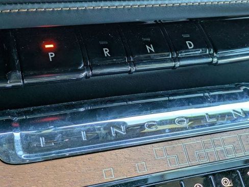 New 2025 Lincoln Aviator Black Label AWD/4WD image 7