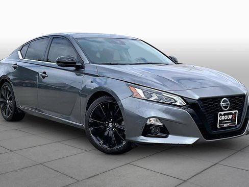 Used 2022 Nissan Altima 2.5 SR w/ Midnight Edition Package FWD image 3
