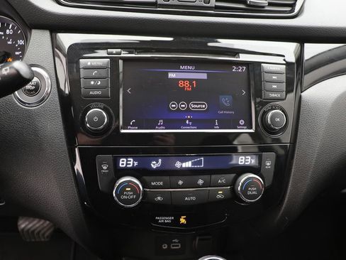 Used 2019 Nissan Rogue Sport SV image 21