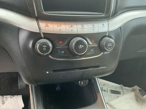 Used 2020 Dodge Journey SE w/ SE Popular Equipment Group image 22