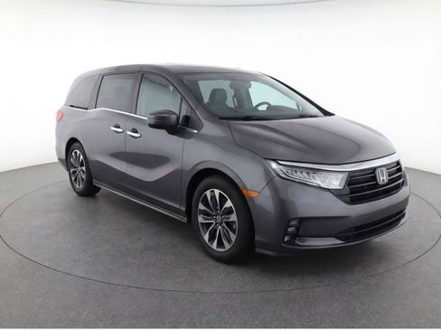 Used 2024 Honda Odyssey EX-L image 3