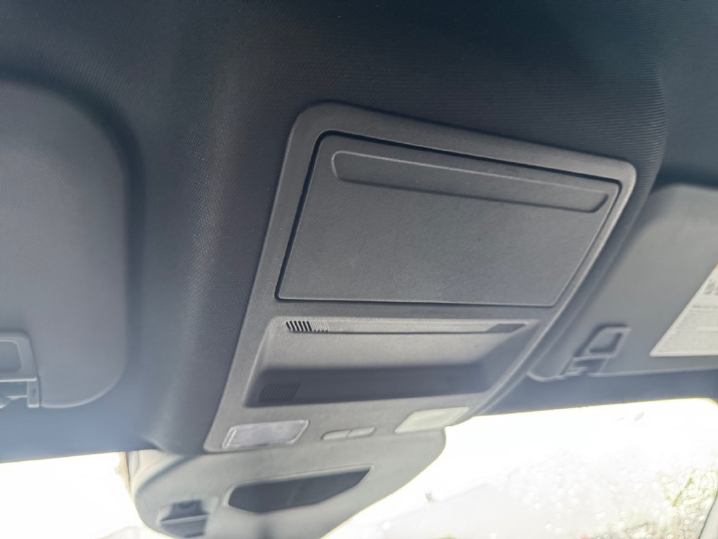 Used 2025 Ford Escape ST-Line Select AWD/4WD image 22