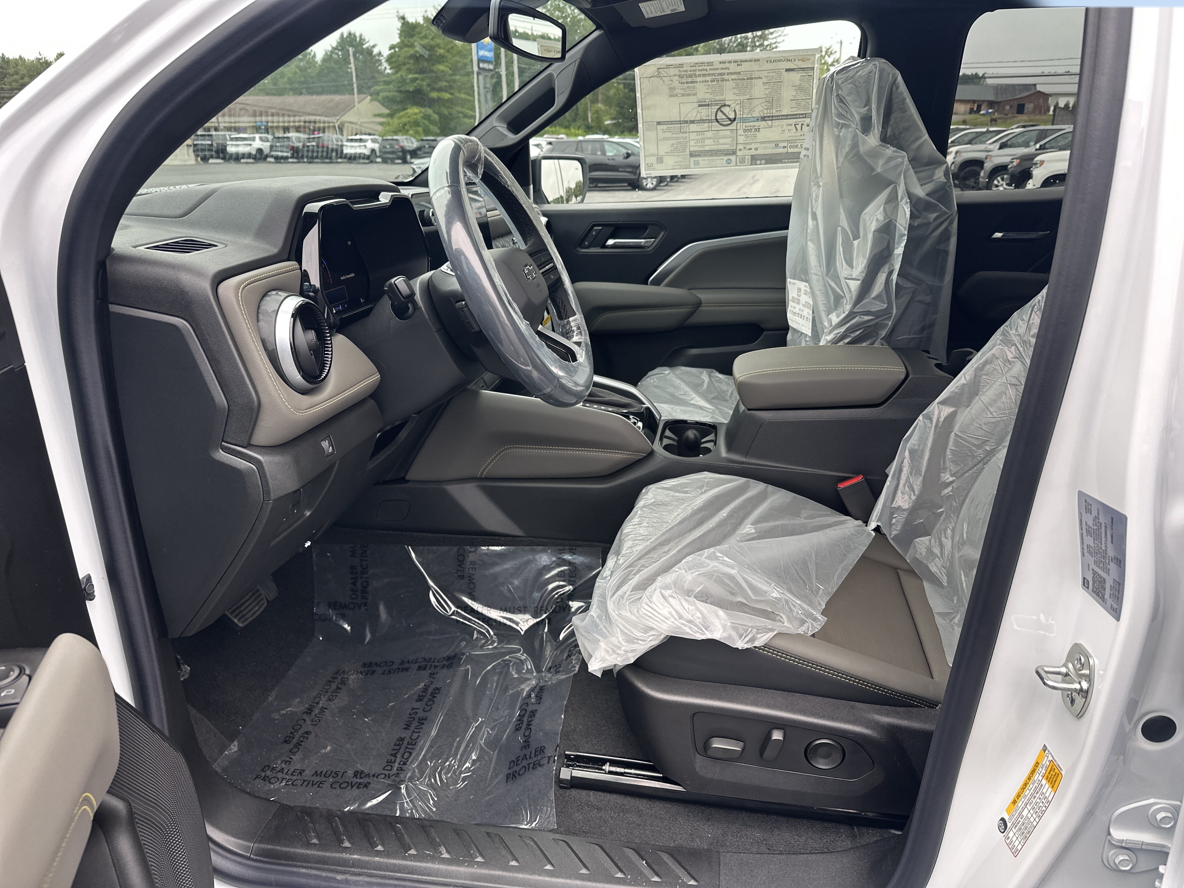 New 2026 Chevrolet Colorado ZR2 w/ Technology Package AWD/4WD image 11