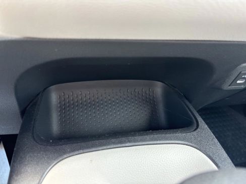 Used 2024 Toyota Corolla LE FWD image 15