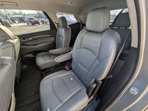 Used 2021 Buick Enclave Essence w/ Sound and Sites Package AWD/4WD image 19