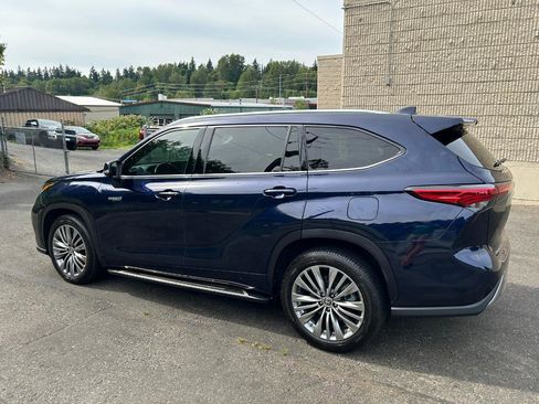 Used 2021 Toyota Highlander Platinum FWD image 7