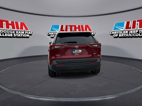 Used 2020 Toyota RAV4 XLE Premium FWD image 7