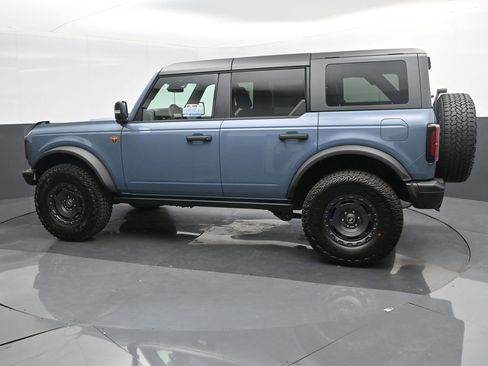 New 2025 Ford Bronco Badlands image 3