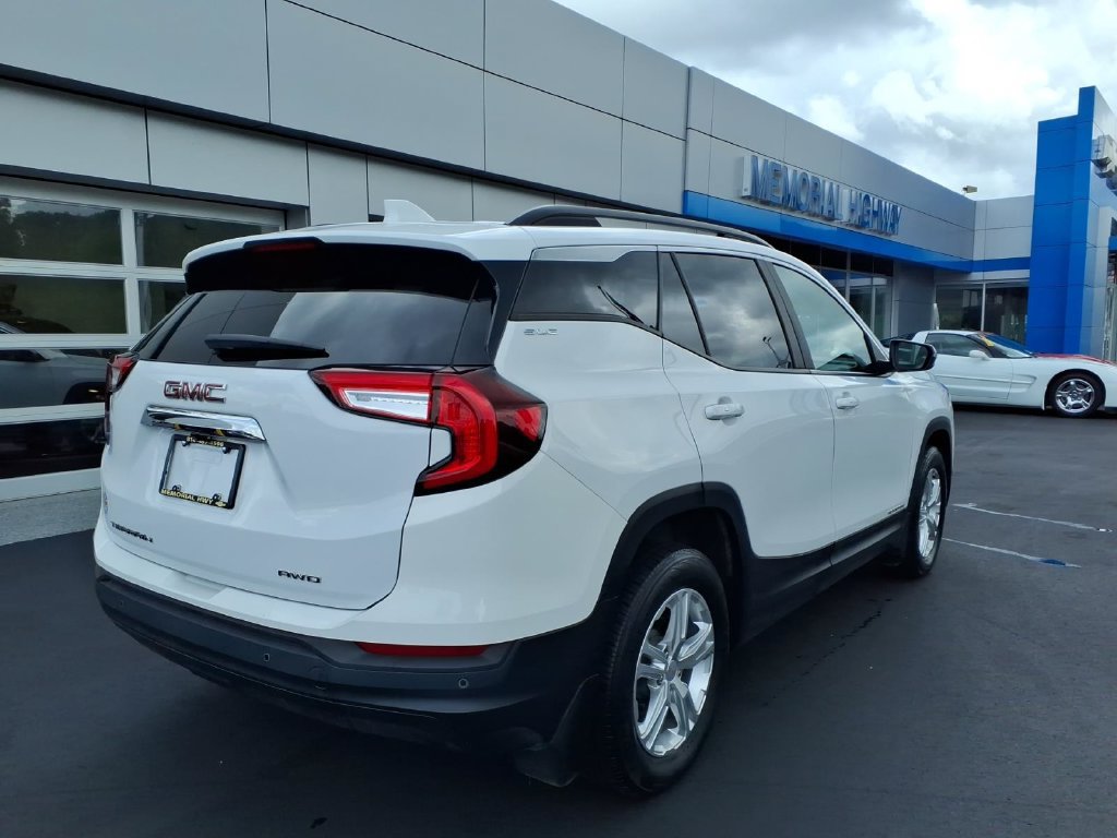Used 2022 GMC Terrain SLE w/ Driver Convenience Package AWD/4WD image 7