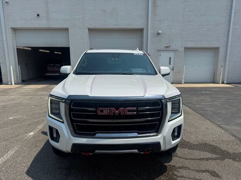 Used 2023 GMC Yukon AT4 w/ AT4 Premium Package AWD/4WD image 8