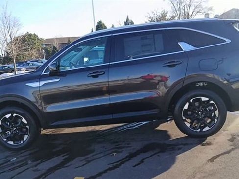 New 2026 Kia Sorento S image 8