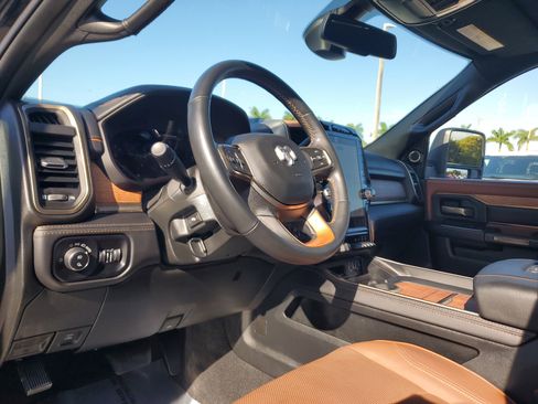 Used 2024 RAM 2500 Limited image 9