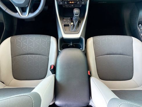 Certified 2025 Toyota RAV4 XLE w/ Convenience Package FWD image 16