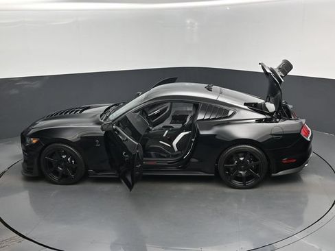 Used 2021 Ford Mustang Shelby GT500 w/ Technology Package RWD image 17