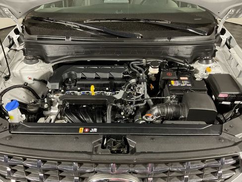 New 2025 Hyundai Venue SEL image 9