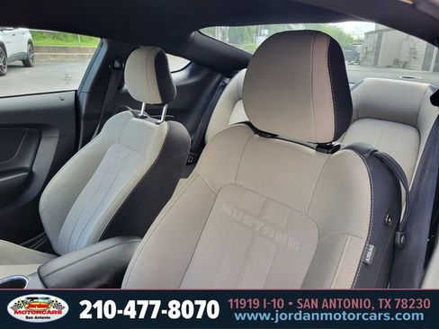 Used 2022 Ford Mustang Coupe RWD image 18