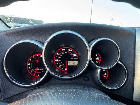 Used 2006 Toyota Matrix 2WD image 16